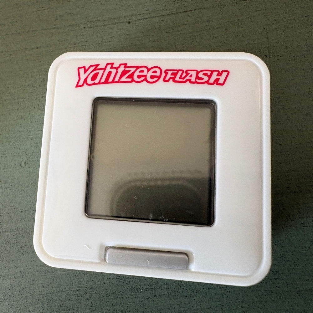 Yahtzee Flash; electronic game set